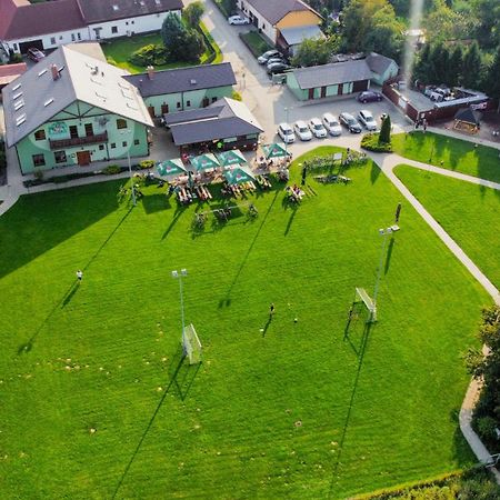 Restaurace A Penzion Kamenec Jilešovice Eksteriør billede