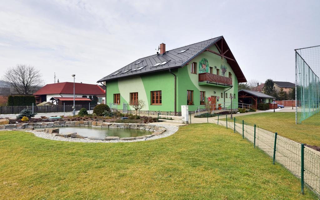 Restaurace A Penzion Kamenec Jilešovice Eksteriør billede