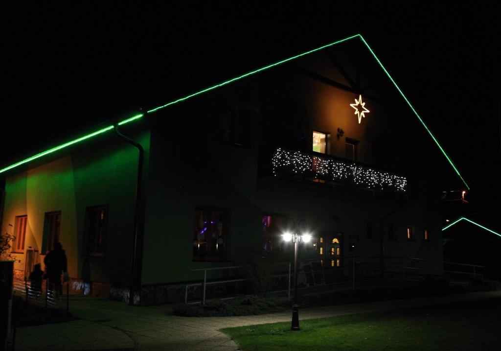 Restaurace A Penzion Kamenec Jilešovice Eksteriør billede