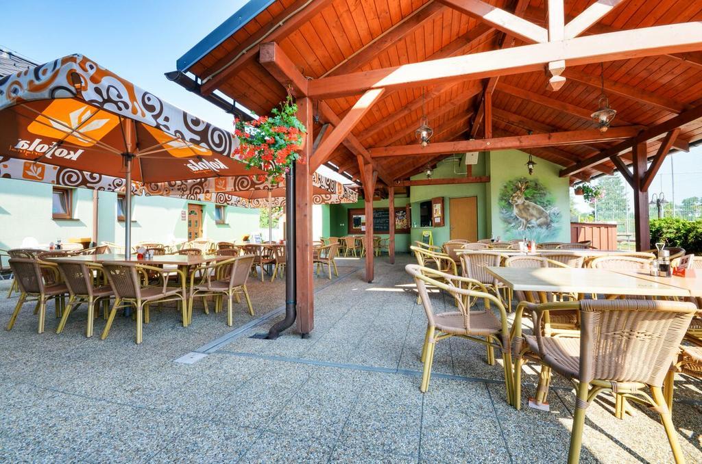 Restaurace A Penzion Kamenec Jilešovice Eksteriør billede
